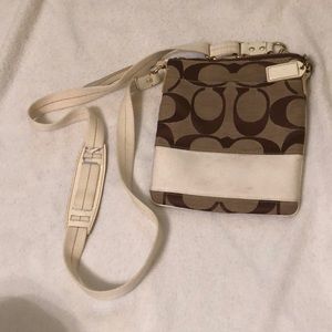 Coach logo cross body bag.